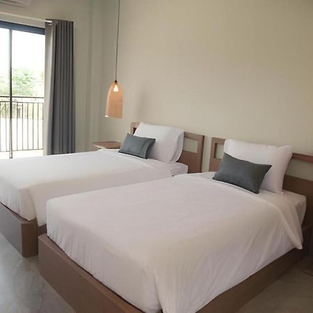 Yellow Moon Hotel Pattaya Extérieur photo