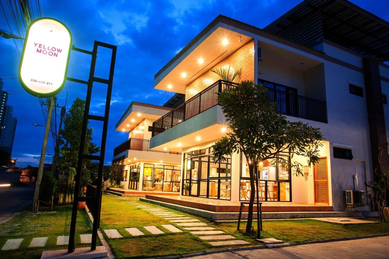 Yellow Moon Hotel Pattaya Extérieur photo