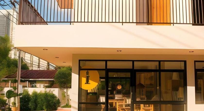 Yellow Moon Hotel Pattaya Extérieur photo